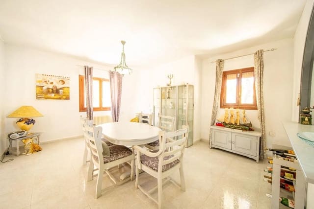 6 quarto Moradia para venda em Las Filipinas com piscina - 450 000 € (Ref: 9917322)