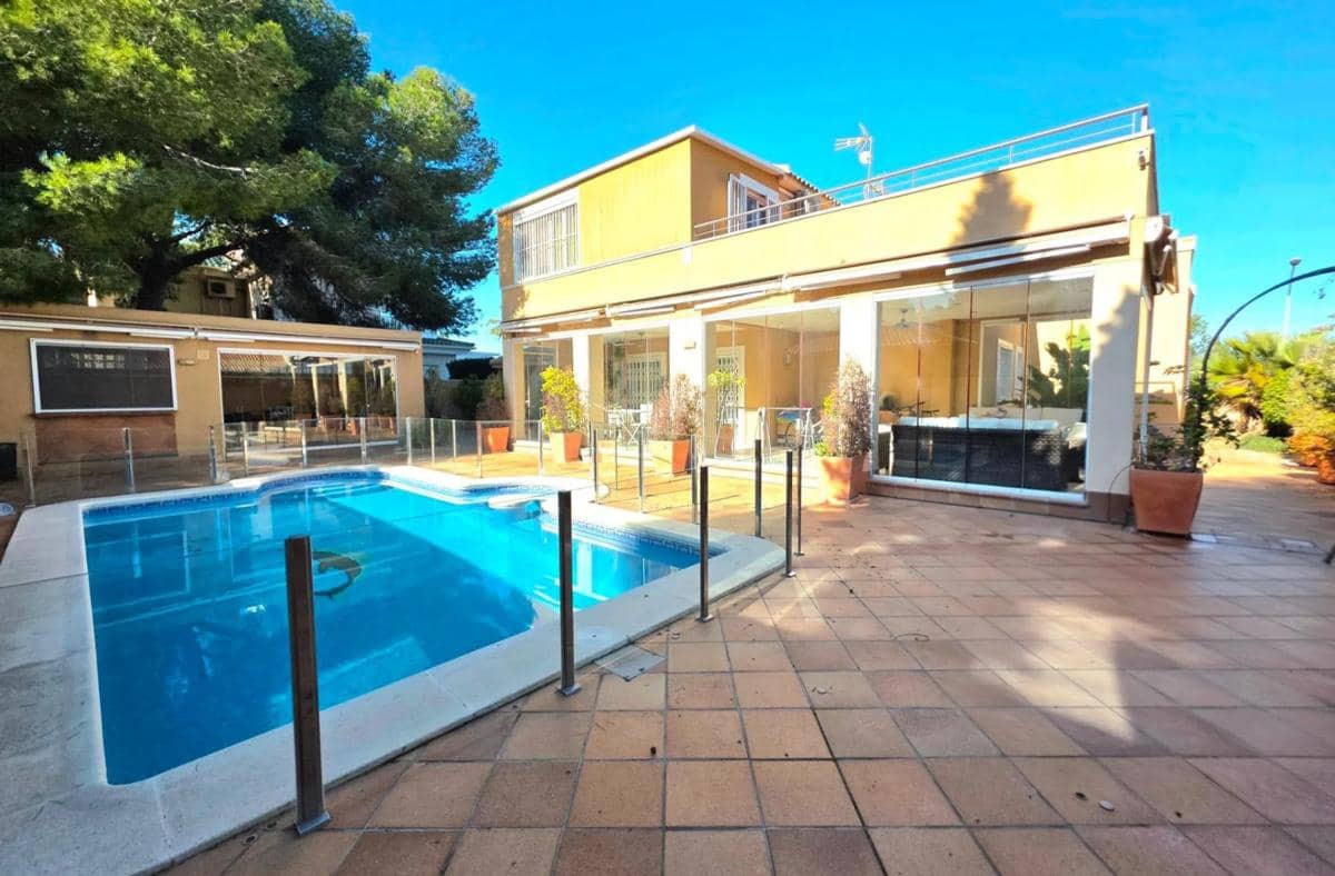 5 sovrum Villa till salu i Orihuela - 739 900 € (Ref: 9917323)