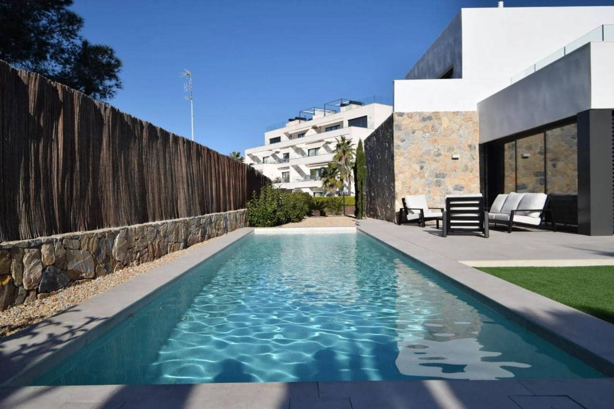 3 bedroom Villa for sale in Orihuela with pool - € 1,030,000 (Ref: 9917325)