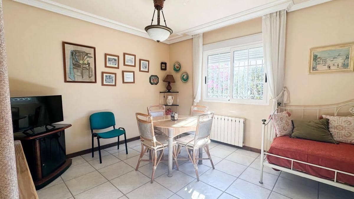 6 makuuhuone Huvila myytävänä paikassa Torrevieja mukana uima-altaan - 950 000 € (Ref: 9917327)
