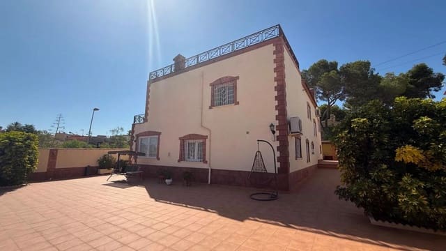 7 bedroom Villa for sale in Los Balcones - Los Altos, Torrevieja - € 930,000 (Ref: 9917330)