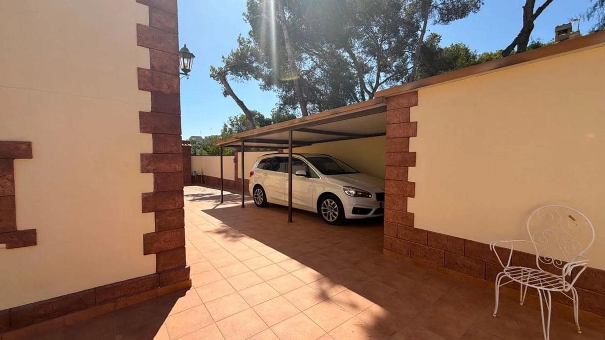 7 bedroom Villa for sale in Torrevieja - € 930,000 (Ref: 9917330)