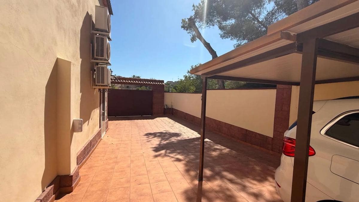 7 bedroom Villa for sale in Torrevieja - € 930,000 (Ref: 9917330)