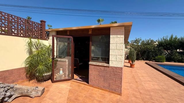 7 bedroom Villa for sale in Los Balcones - Los Altos, Torrevieja - € 930,000 (Ref: 9917330)