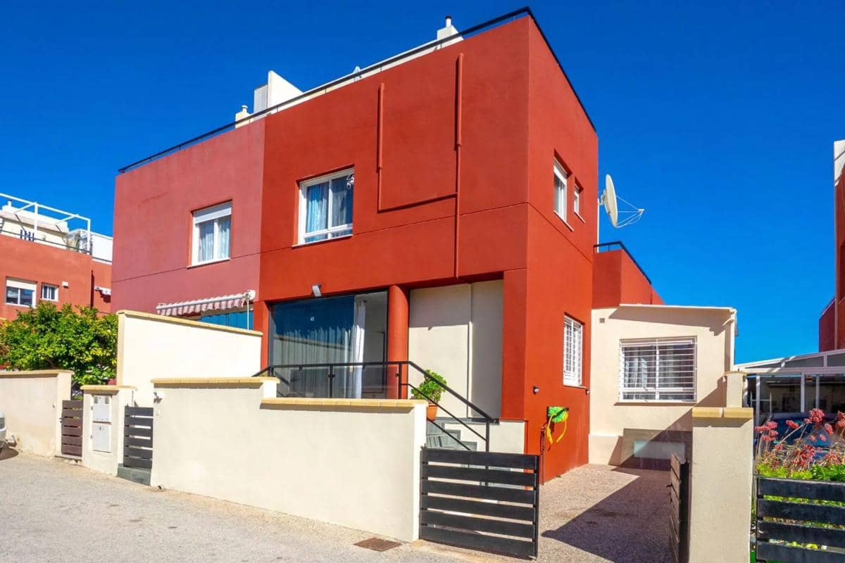 3 slaapkamer Villa te koop in Orihuela met zwembad - € 288.000 (Ref: 9917339)