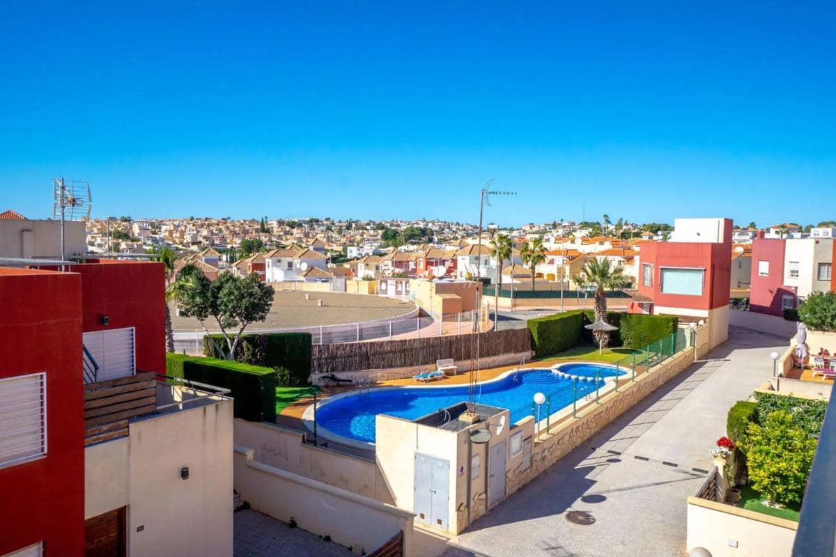 3 slaapkamer Villa te koop in Orihuela met zwembad - € 288.000 (Ref: 9917339)