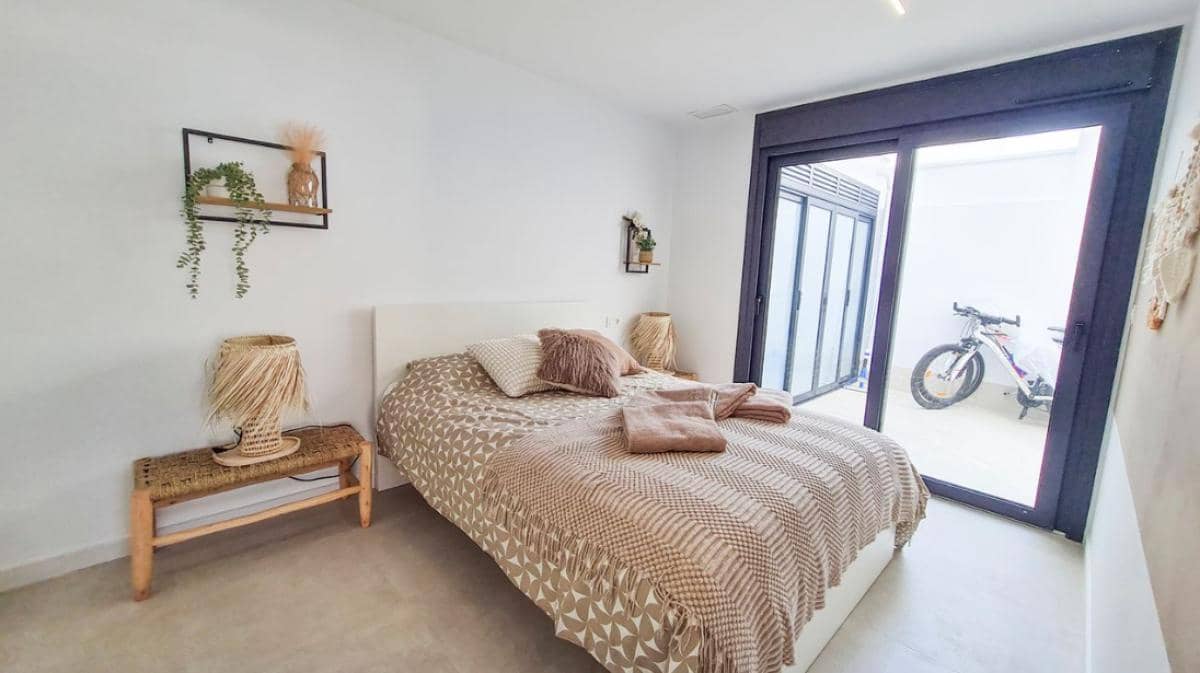 3 bedroom Villa for sale in San Pedro del Pinatar with pool - € 445,000 (Ref: 9917396)