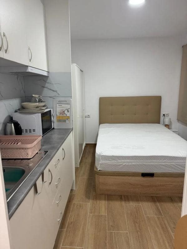 Hotel para venda em Alicante cidade - 650 000 € (Ref: 9917461)