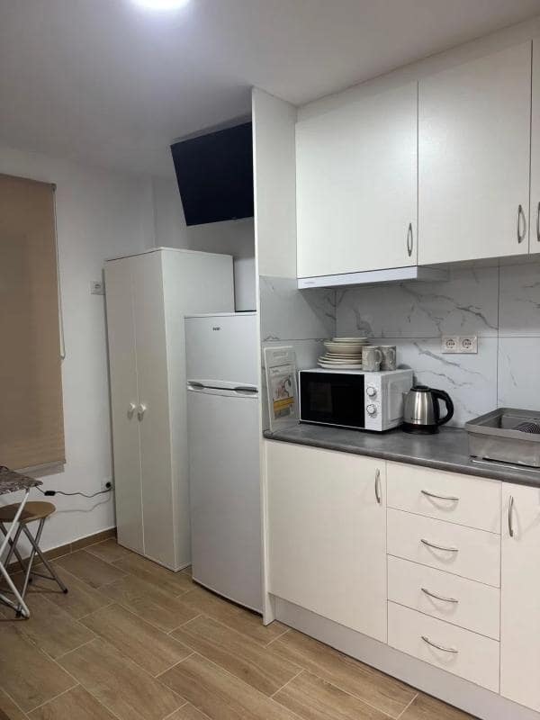 Hotel para venda em Alicante cidade - 650 000 € (Ref: 9917461)