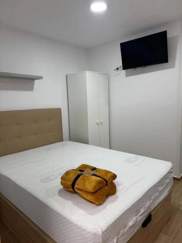 Hotel para venda em Alicante cidade - 650 000 € (Ref: 9917461)