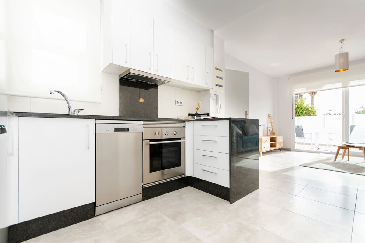 3 bedroom Villa for sale in Torrevieja with pool - € 424,000 (Ref: 9918137)