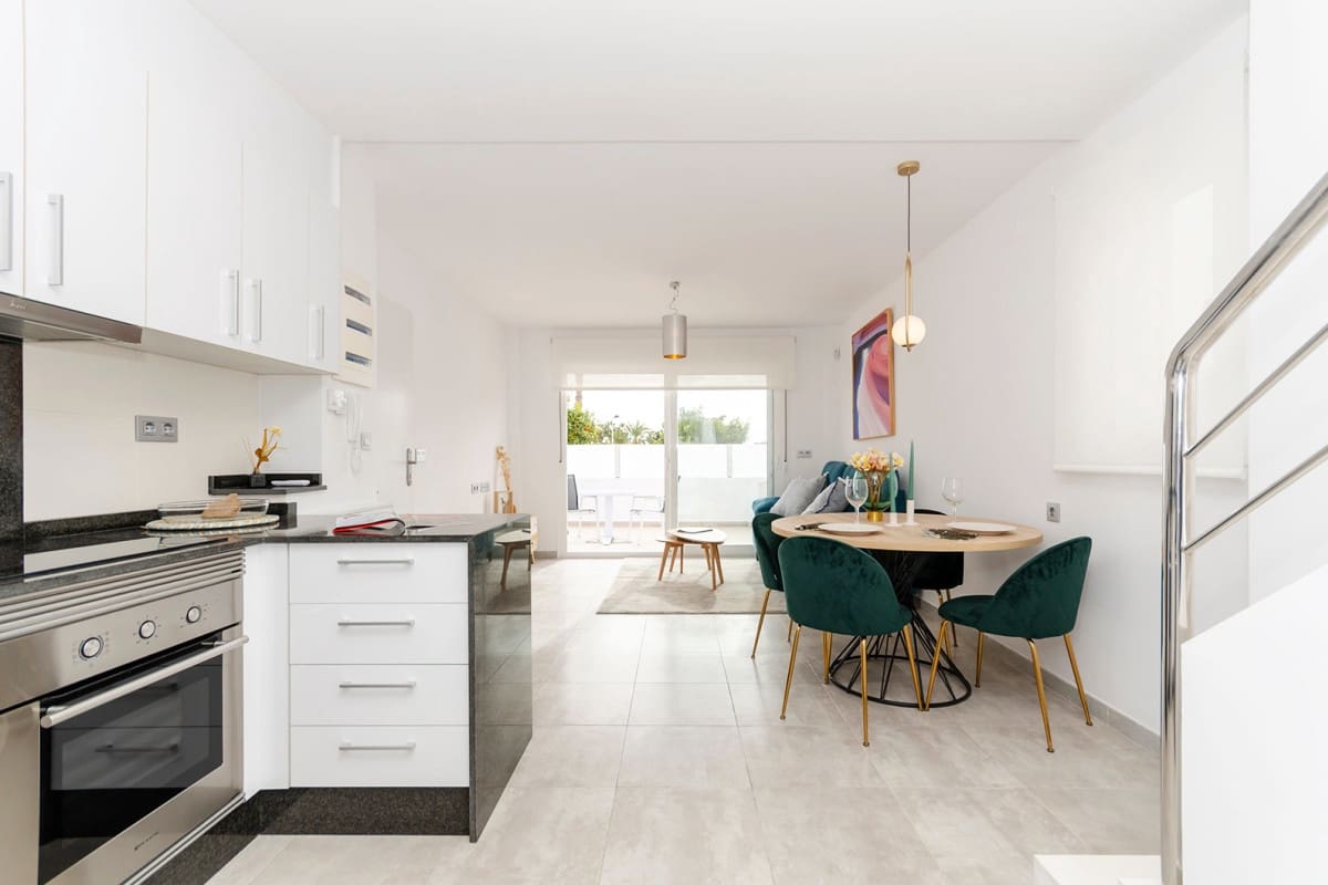 3 bedroom Villa for sale in Torrevieja with pool - € 424,000 (Ref: 9918137)