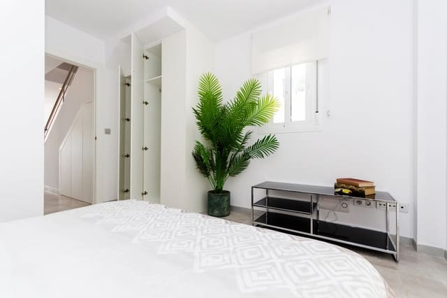 3 soverom Villa til salgs i El Chaparral - La Siesta - La Torreta, Torrevieja med svømmebasseng - € 424 000 (Ref: 9918137)