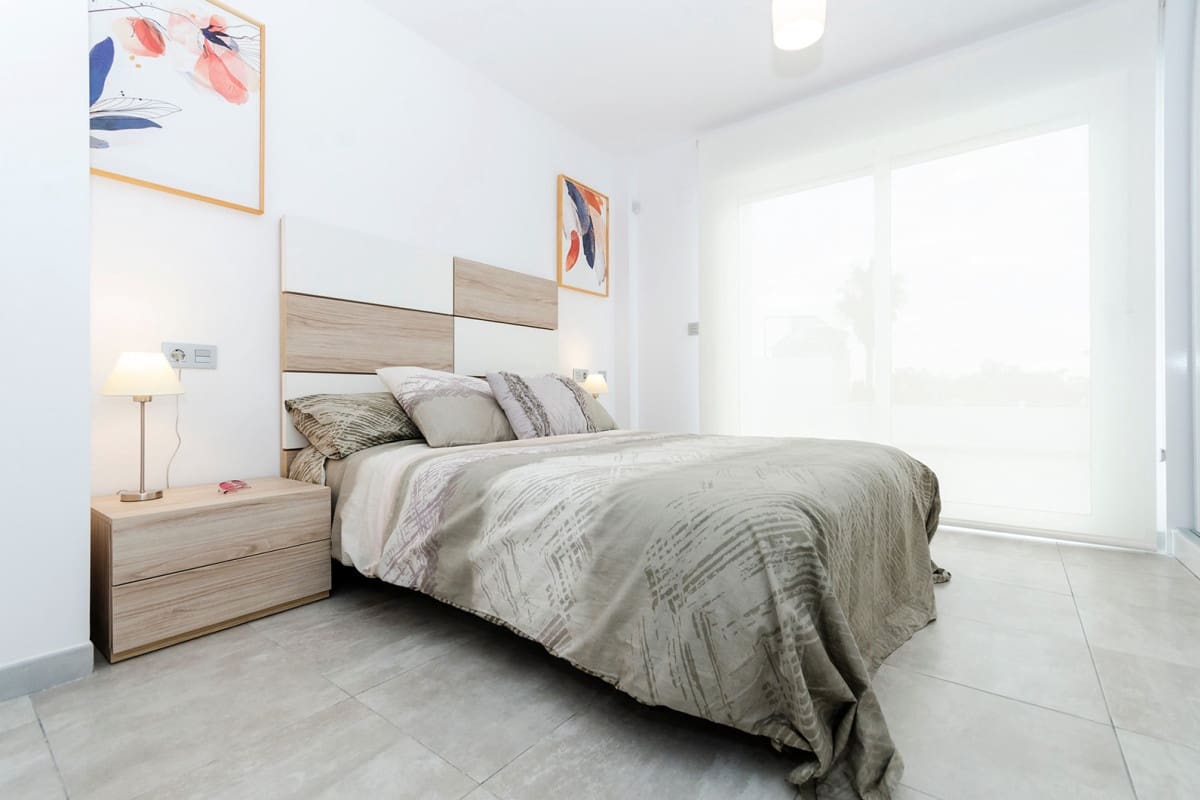 3 bedroom Villa for sale in Torrevieja with pool - € 424,000 (Ref: 9918137)