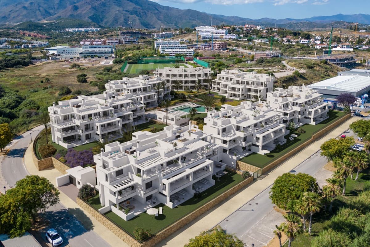 3 Zimmer Apartment zu verkaufen in Estepona mit Pool Garage - 725.000 € (Ref: 9918139)