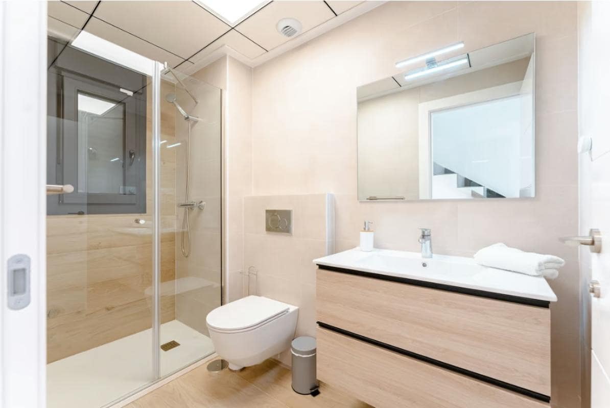 Casa de 3 habitaciones en Pilar de la Horadada en venta con piscina - 425.000 € (Ref: 9918160)