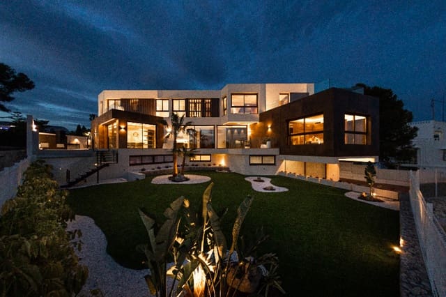 5 bedroom Villa for sale in Urbanizaciones, Benidorm with pool - € 2,825,000 (Ref: 9918182)