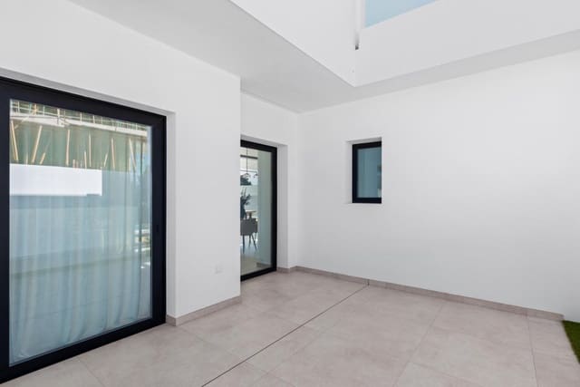 3 soveværelse Villa til salg i Polop med swimmingpool garage - € 755.000 (Ref: 9918187)