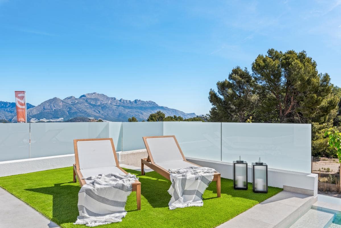 3 soveværelse Villa til salg i Polop med swimmingpool garage - € 755.000 (Ref: 9918187)