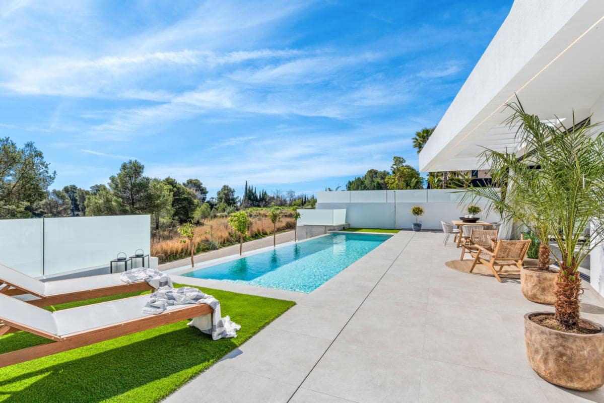 3 soveværelse Villa til salg i Polop med swimmingpool garage - € 755.000 (Ref: 9918187)