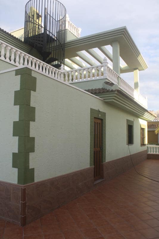 3 camera da letto Villa in vendita in Torrevieja con piscina garage - 550.000 € (Rif: 9918210)