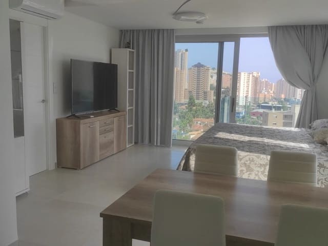 Apartamento de 2 habitaciones en Cala de Finestrat, Finestrat en venta con piscina - 275.000 € (Ref: 9918221)