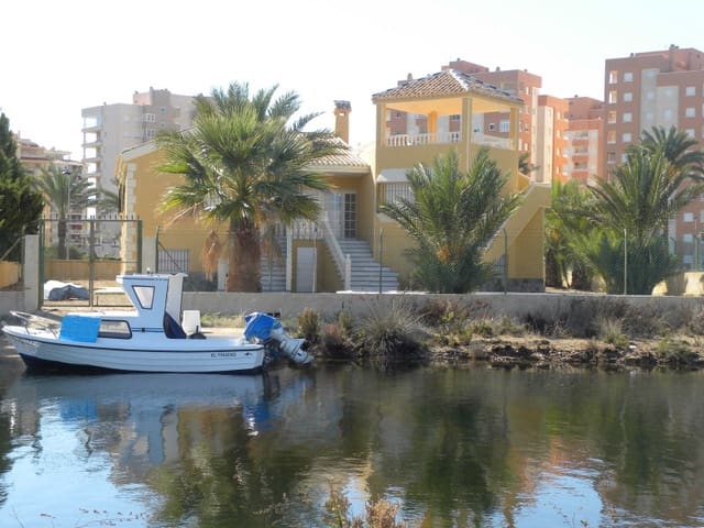 Chalet de 3 habitaciones en La Manga del Mar Menor en venta con piscina garaje - 780.000 € (Ref: 9918233)