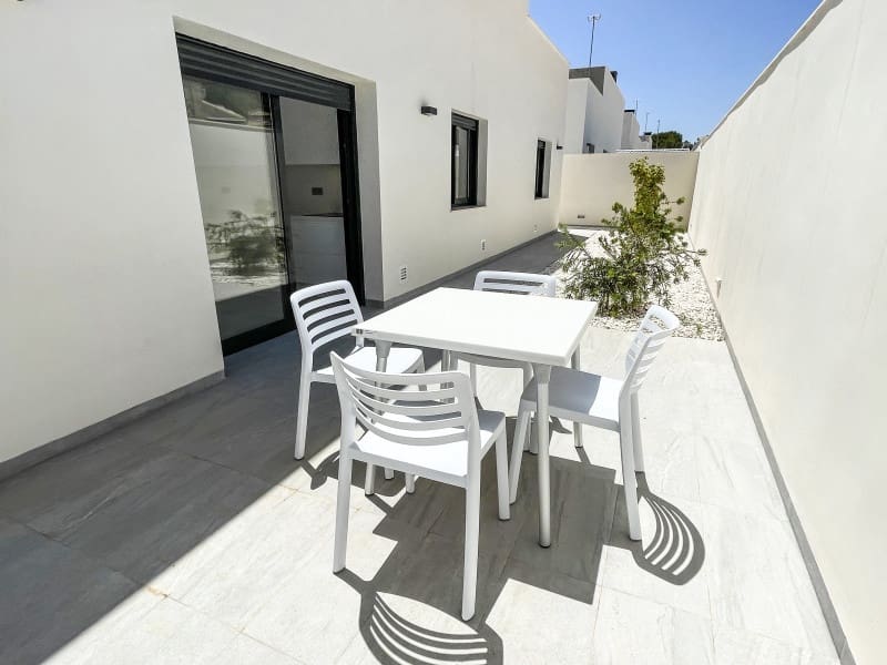 3 bedroom Villa for sale in Pilar de la Horadada with pool - € 422,500 (Ref: 9918246)