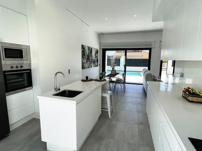 3 bedroom Villa for sale in Pilar de la Horadada with pool - € 422,500 (Ref: 9918246)