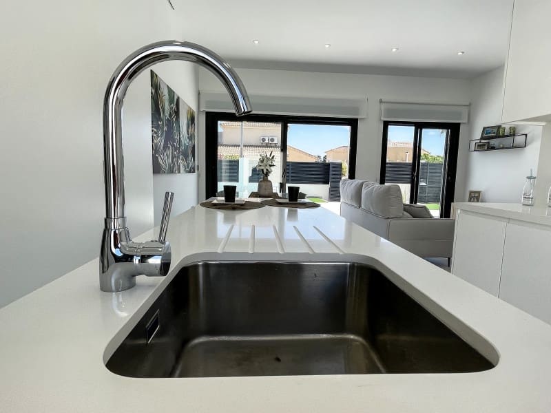 3 bedroom Villa for sale in Pilar de la Horadada with pool - € 422,500 (Ref: 9918246)