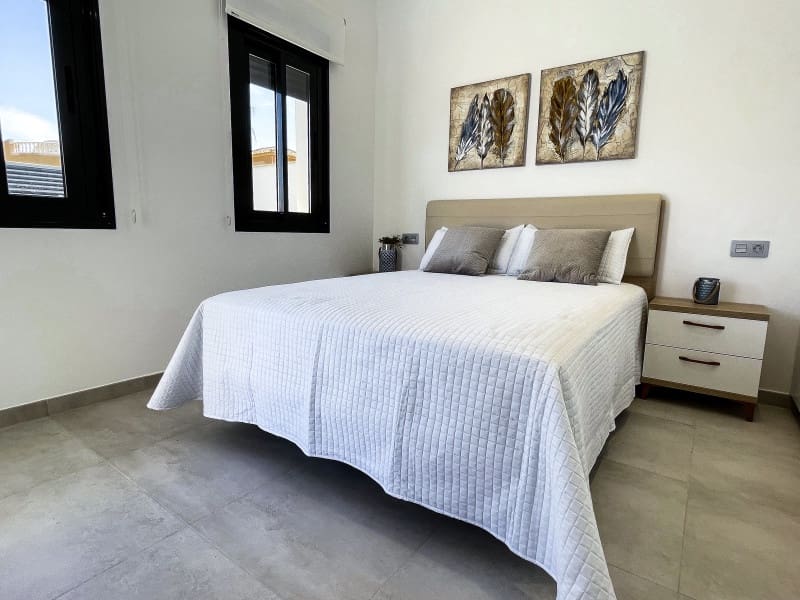 3 bedroom Villa for sale in Pilar de la Horadada with pool - € 422,500 (Ref: 9918246)