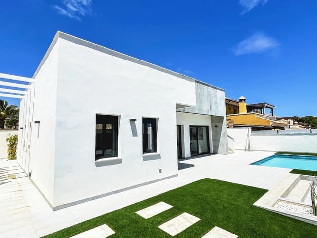 3 bedroom Villa for sale in Pinar de Campoverde, Pilar de la Horadada with pool - € 422,500 (Ref: 9918246)