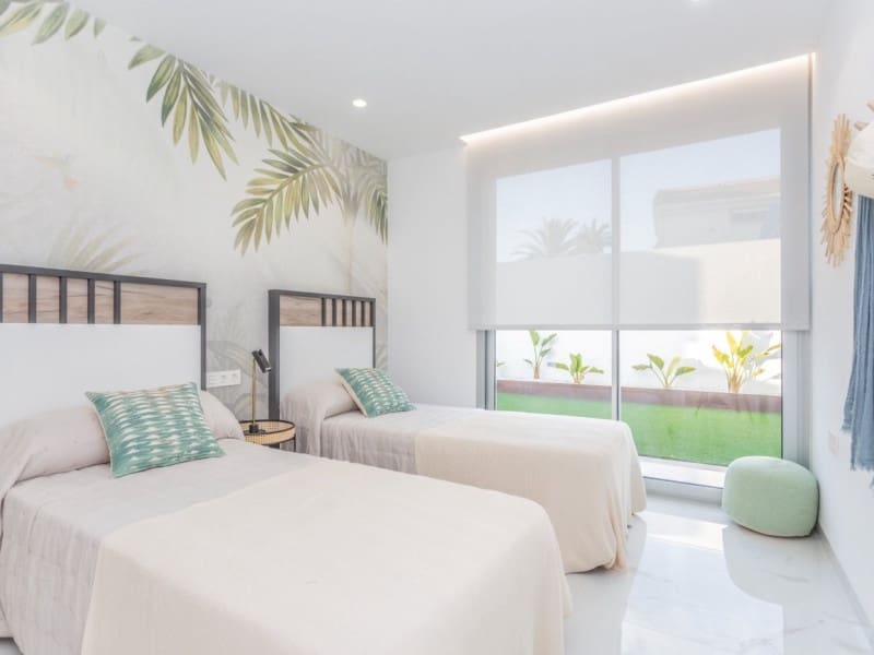 3 makuuhuone Huvila myytävänä paikassa Torrevieja mukana uima-altaan - 700 000 € (Ref: 9918247)