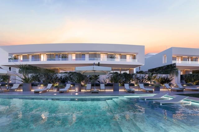 4 bedroom Townhouse for sale in El Paraiso, Estepona with pool garage - € 1,550,000 (Ref: 9918254)