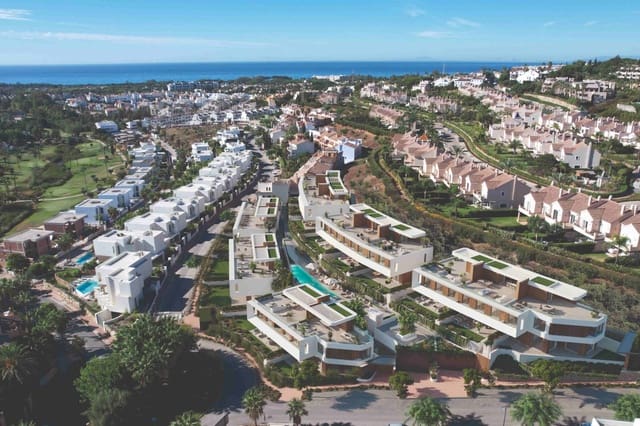 4 bedroom Townhouse for sale in El Paraiso, Estepona with pool garage - € 1,550,000 (Ref: 9918254)