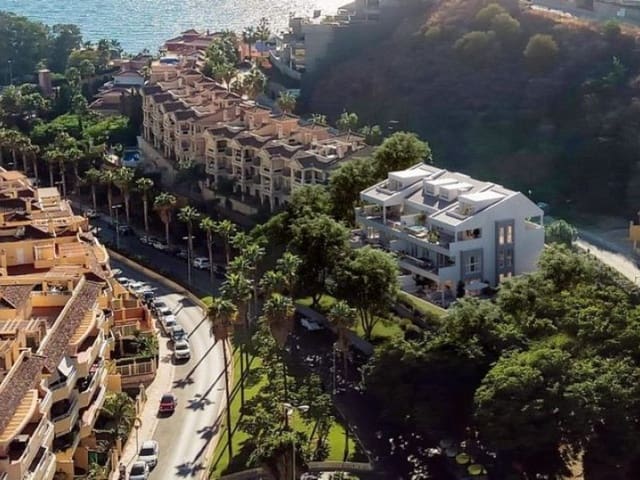 3 bedroom Apartment for sale in Zona Centro Comercial Torrequebrada, Benalmádena with pool garage - € 680,000 (Ref: 9918256)