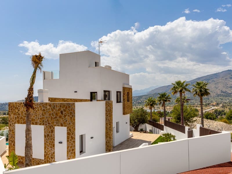 Chalet de 3 habitaciones en Finestrat en venta con piscina - 635.000 € (Ref: 9918266)