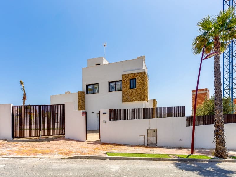 Chalet de 3 habitaciones en Finestrat en venta con piscina - 635.000 € (Ref: 9918266)