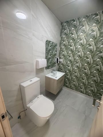 Comercial para venda em Avenida Habaneras - Curva de Palangre, Torrevieja - 280 000 € (Ref: 9918360)