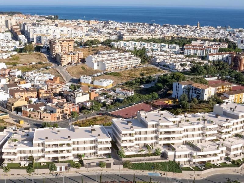 2 slaapkamer Appartement te koop in Estepona met zwembad - € 470.000 (Ref: 9918366)