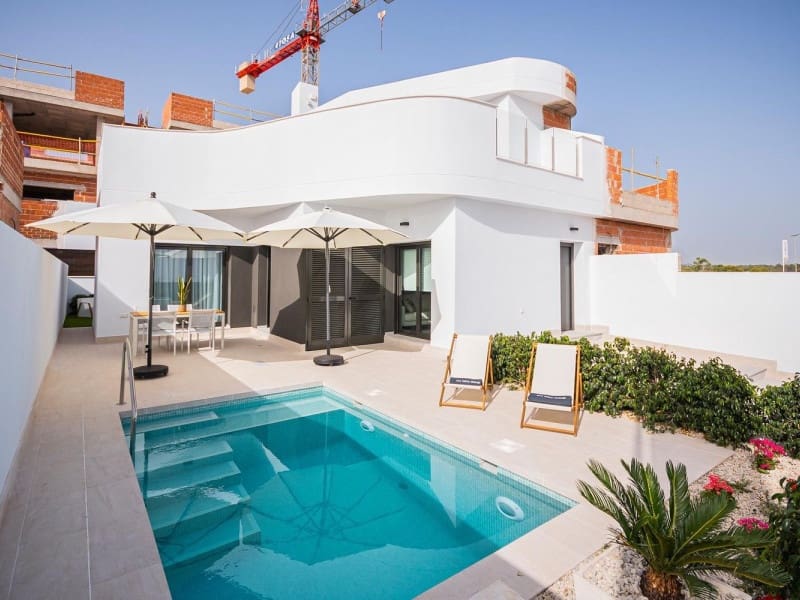 2 bedroom Bungalow for sale in Torrevieja with pool garage - € 330,000 (Ref: 9918376)