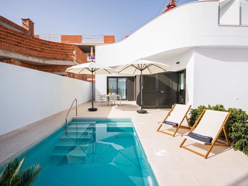 2 bedroom Bungalow for sale in Torrevieja with pool garage - € 330,000 (Ref: 9918376)