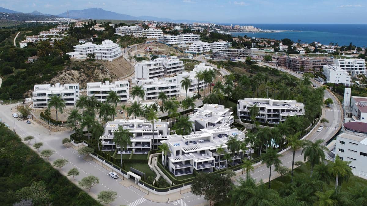 2 soverom Leilighet til salgs i Estepona med svømmebasseng garasje - € 480 000 (Ref: 9918406)