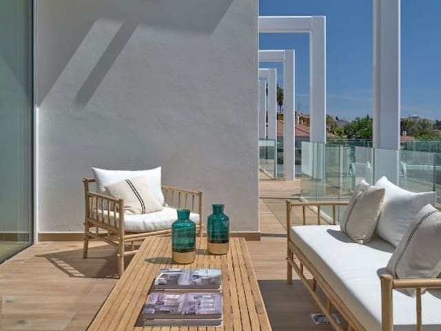 3 sypialnia Willa na sprzedaż w Valdeolletas - Las Cancelas - Xarblanca, Marbella z basenem garażem - 1 950 000 € (Ref: 9918408)