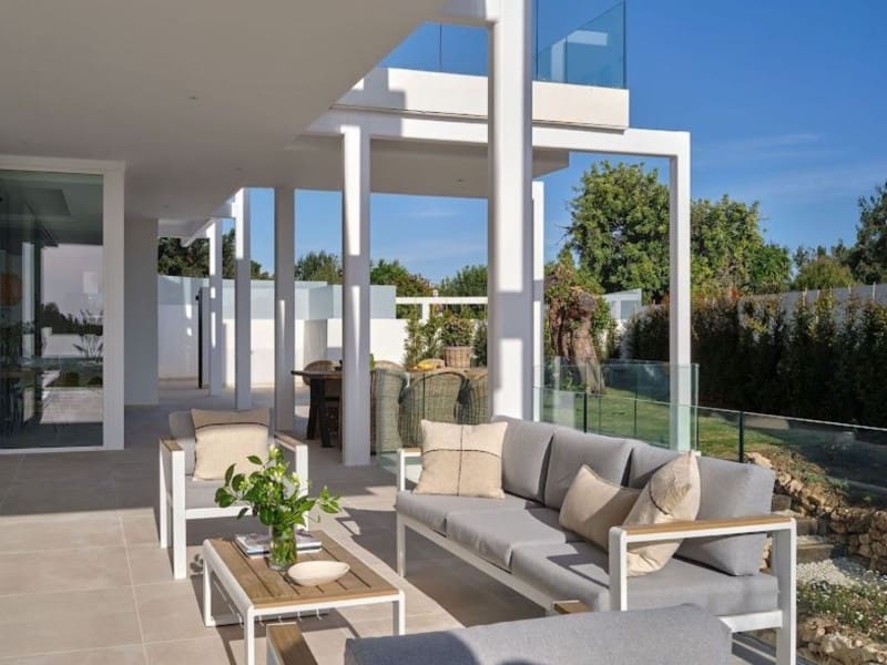 3 sypialnia Willa na sprzedaż w Marbella z basenem garażem - 1 950 000 € (Ref: 9918408)