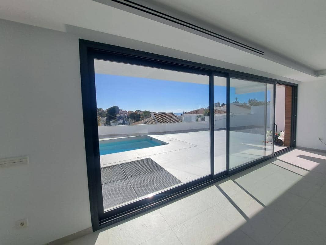 Chalet de 3 habitaciones en Nerja en venta con piscina - 1.145.000 € (Ref: 9918433)