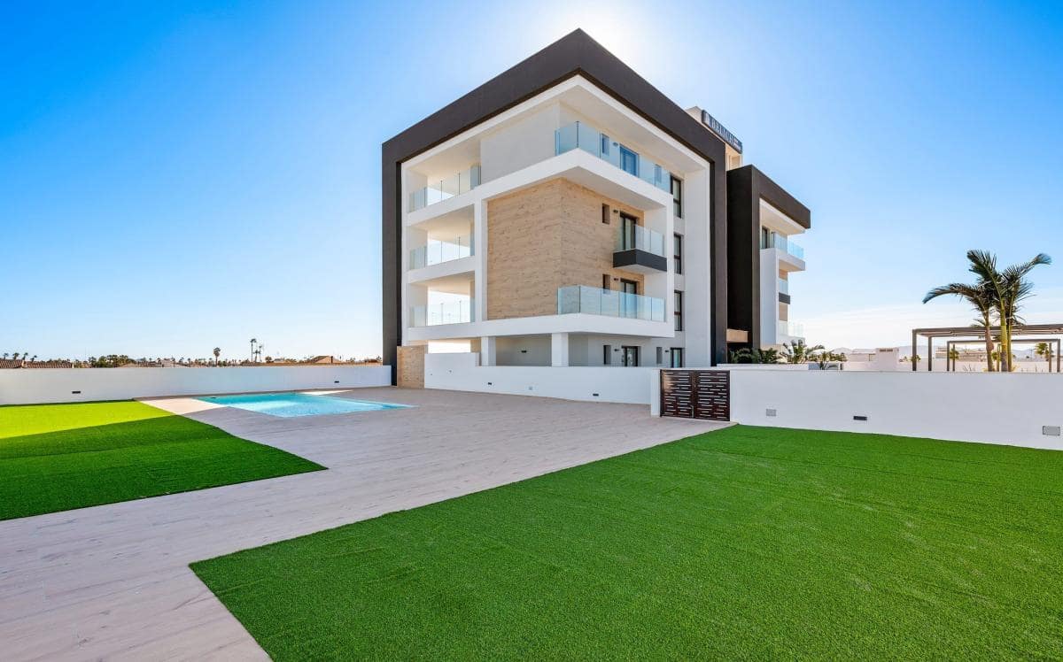 3 bedroom Apartment for sale in Los Alcazares with pool - € 359,900 (Ref: 9918457)