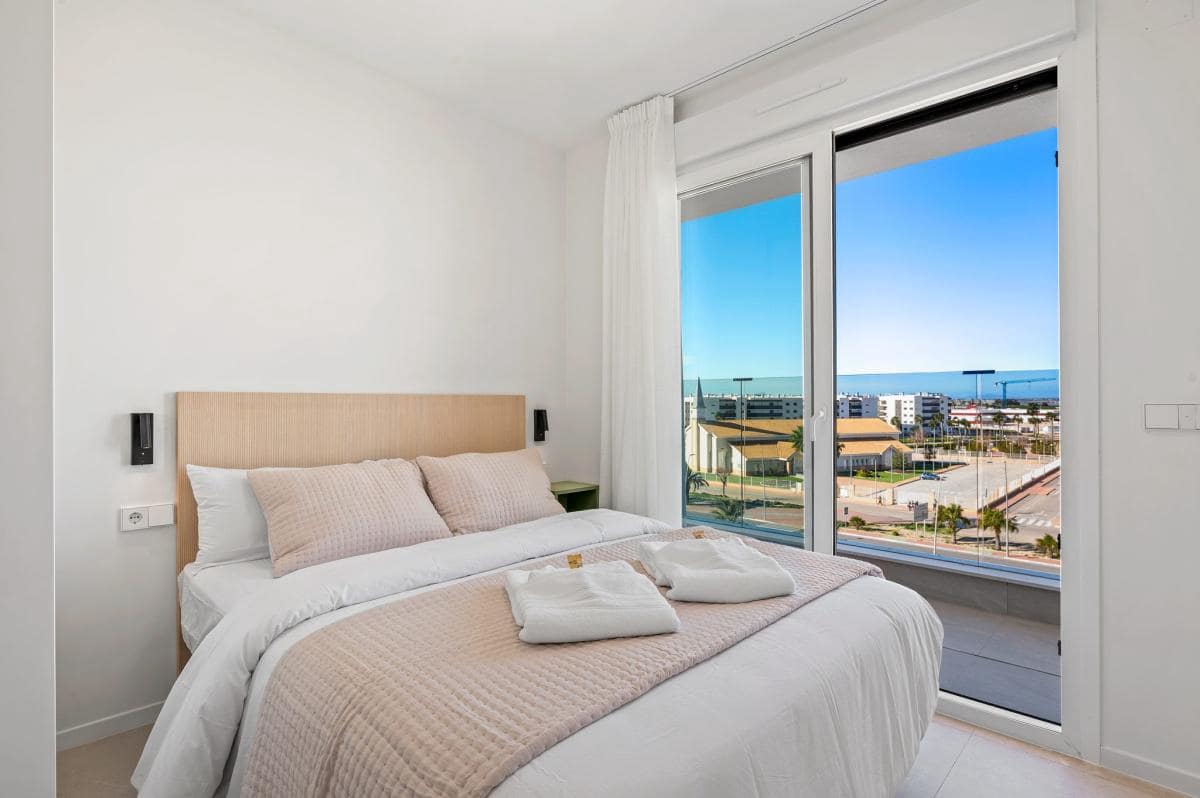 3 bedroom Apartment for sale in Los Alcazares with pool - € 359,900 (Ref: 9918457)