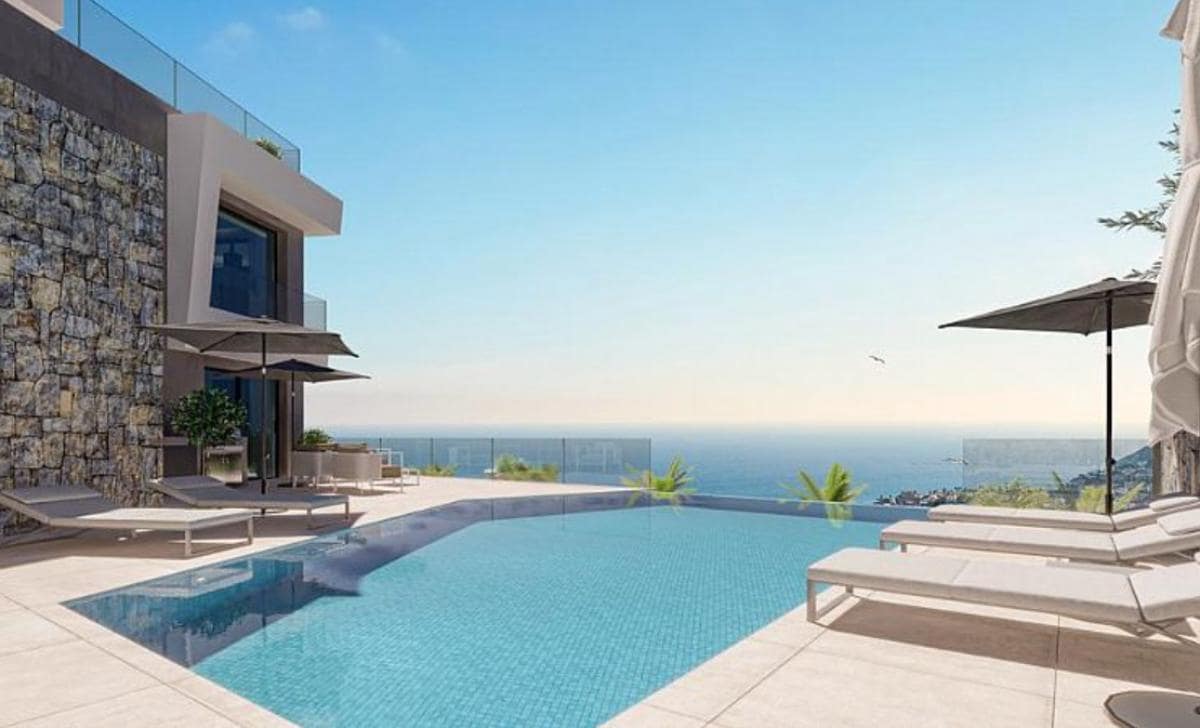4 bedroom Villa for sale in Calpe / Calp with pool - € 1,950,000 (Ref: 9918481)