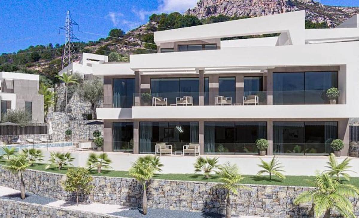 4 bedroom Villa for sale in Calpe / Calp with pool - € 1,950,000 (Ref: 9918481)